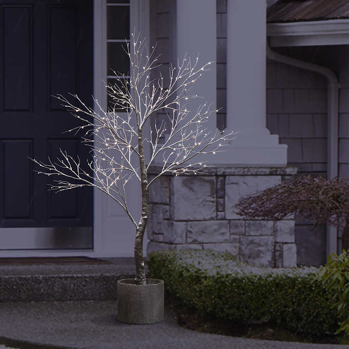 7′ Potted Flocked LED Tree